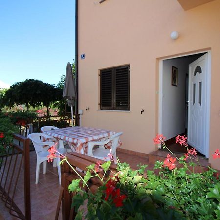 Apartment Liliana Near Beach Poreč Zewnętrze zdjęcie