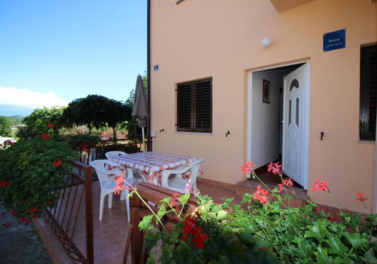 Apartment Liliana Near Beach Poreč Zewnętrze zdjęcie