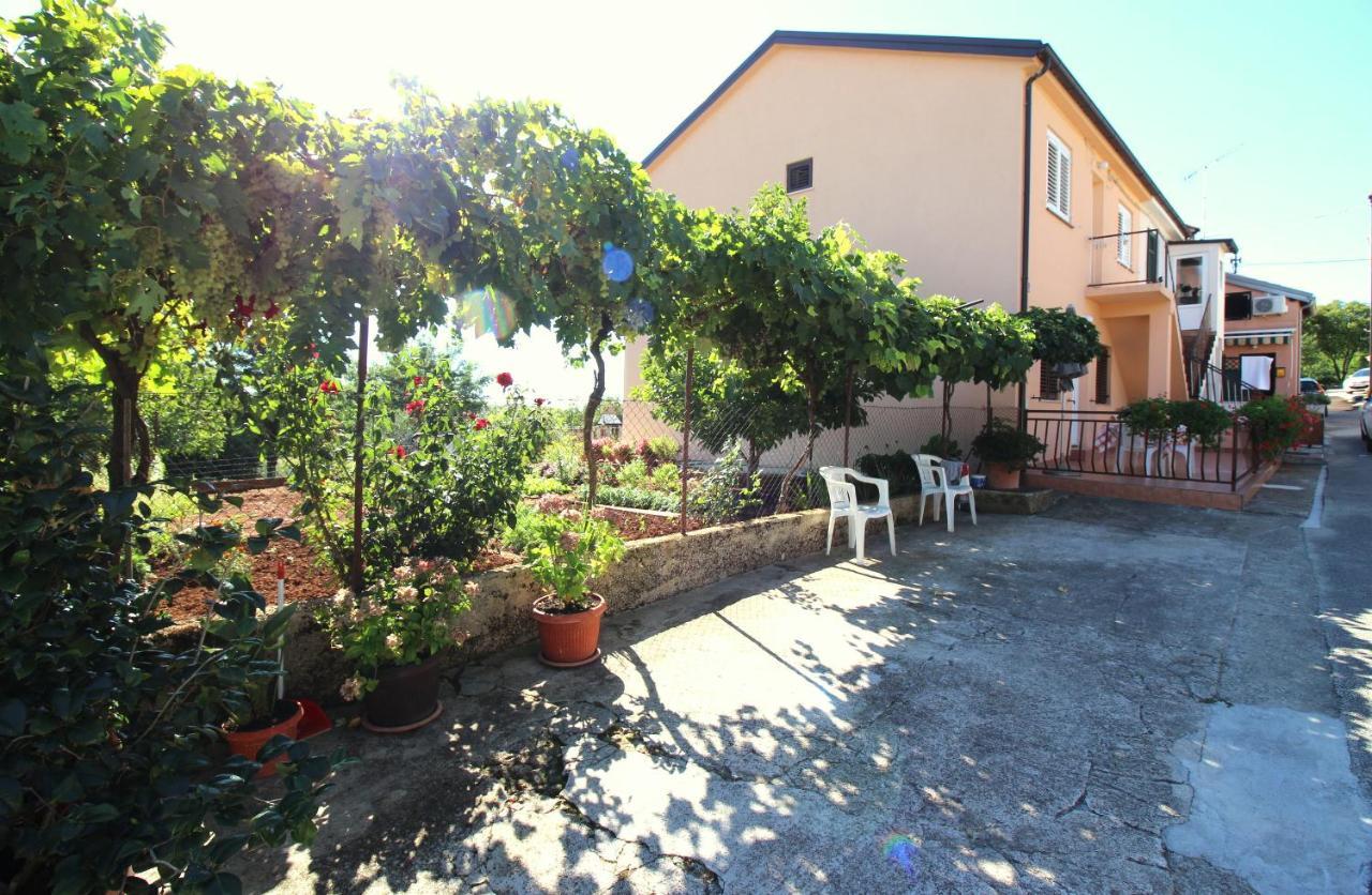 Apartment Liliana Near Beach Poreč Zewnętrze zdjęcie